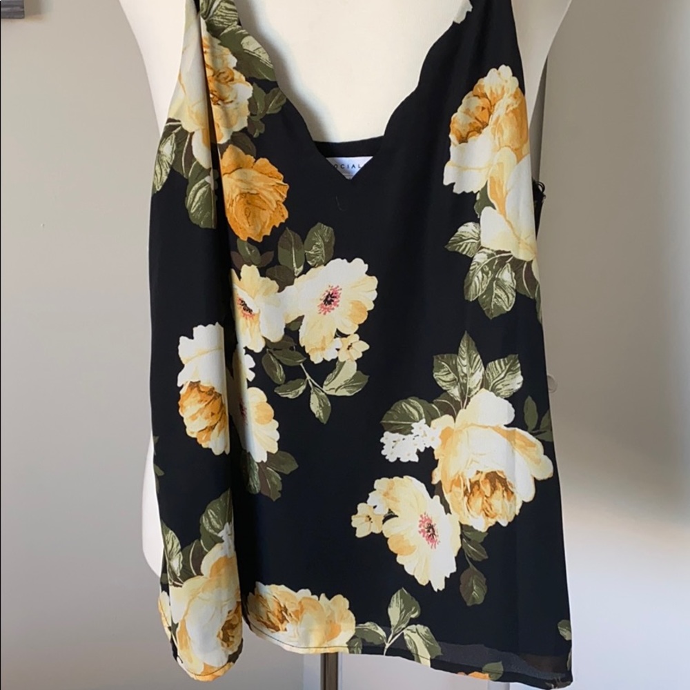 Socialite Scalloped Neck Floral Tank